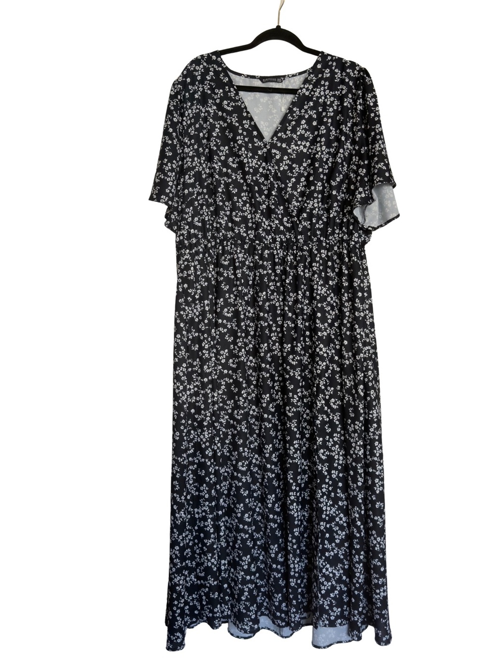 BloomChic Black and White Floral V-Neck Maxi Dress